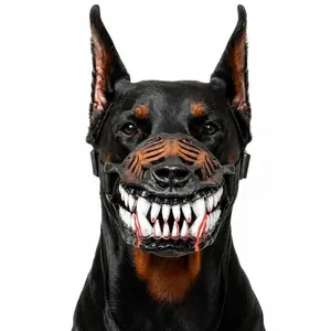 Detaillierte Nahaufnahme eines gruseligen Höllenhund Monster Hundemaulkorbs für Halloween