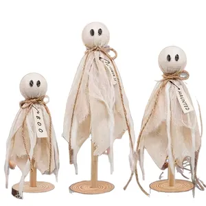 Ensemble de 3 fantômes blancs pour Halloween avec socles en bois et détails tissus