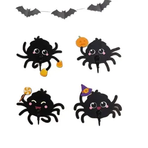 Set van 4 cartoon spin houten wandhaken voor Halloween huisdecoratie en organisatie