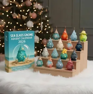Vista dettagliata del calendario dell'avvento 2026 Sea Glass Gnome con ciondoli.