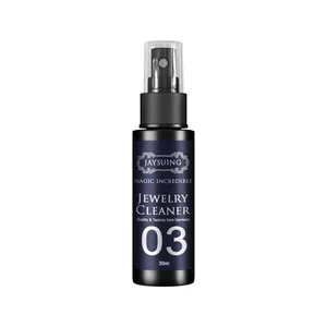 Primo piano dello spray detergente per gioielli Jaysuing da 30ml per anelli e collane