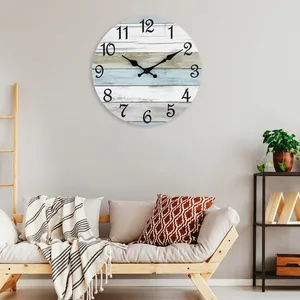 Horloge murale ronde silencieuse avec un design en planches de bois de plage pour la décoration