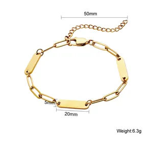 Vue détaillée d'un bracelet chaîne plaqué or avec dimensions 20x5mm et poids 6,3g