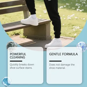 Détail montrant des baskets blanches propres après l'utilisation d'une formule nettoyante douce