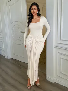 Robe longue moulante à manches longues avec détail de nœud drapé en crème pour femme