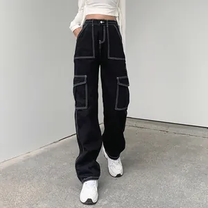 Schwarze Cargo-Jeanshose für Damen mit weißen Kontrastnähten und einer hohen Taille