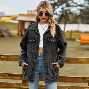 Stijlvol oversized denim jack voor dames in antraciet met klassieke metalen knoppen