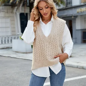 Retro beige cable-knit V-neck sleeveless sweater vest for women in street fashion