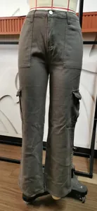 Damen Cargo-Hose in Olivgrün mit mehreren Taschen und vielseitigem Mode-Design