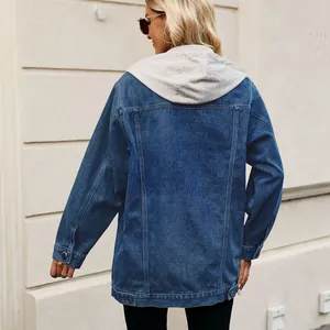 Klassiek oversized spijkerjasje voor dames in blauw met grijze capuchon achterkant