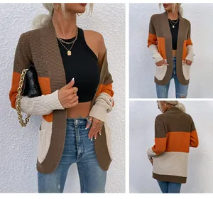 Vedute dettagliate del cardigan in maglia color-block da donna con ampie tasche