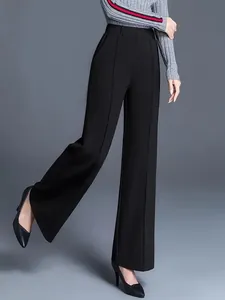 Elegante schwarze Damenhose mit geradem Bein und perfektem Fall für das tägliche Büro.