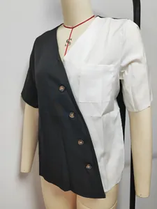 Modernes Damen-V-Ausschnitt-Kurzarmhemd mit Farbblock-Design und Knopfleiste