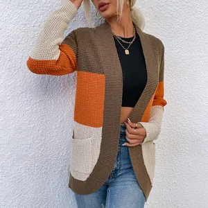 Elegante cardigan in maglia color-block per donna con orlo curvo e grandi tasche