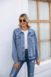 Veste en jean délavée vintage pour femme avec poches poitrine et épaules tombantes
