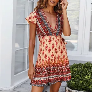 Sommerkleid mit V-Ausschnitt, Boho-Blumendruck, Minikleid mit kurzen Rüschenärmeln