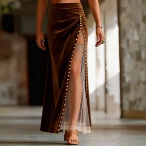 Jupe longue vintage en velours marron avec fente latérale en résille et perles