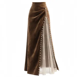Jupe longue vintage en velours marron avec patchwork de résille et perles