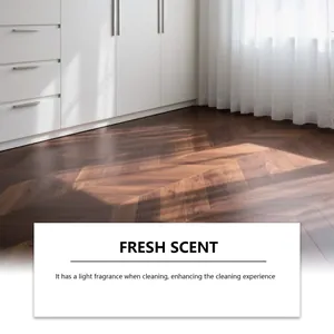 Vista detallada del suelo de madera en espiga pulido con aroma fresco a limpiador
