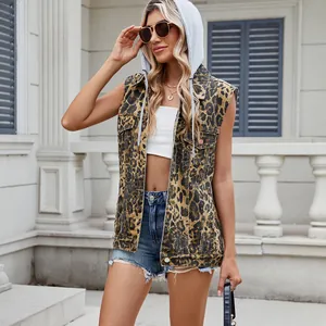 Modische Vintage-Jeansweste mit Kapuze und Leopardenmuster für Damen im Freizeitlook