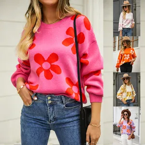 Pull-over chic en maille fleurie pour femmes disponible en plusieurs couleurs vives