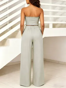 Vista trasera de conjunto para mujer en verde salvia con top y pantalón ancho