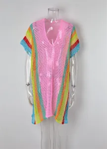 Copricostume da spiaggia in maglia traforata a righe arcobaleno per le vacanze estive