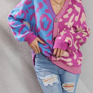 Elegante cardigan leopardato color-block con scollo a V e chiusura a bottoni di tendenza