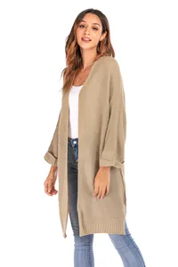 Eleganter khakifarbener mittellanger Strick-Cardigan für Damen, ideal für den Frühling.
