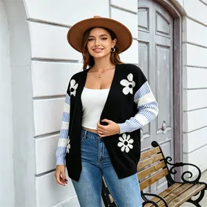 Cardigan in maglia oversize casual con motivi floreali e maniche a righe per donna