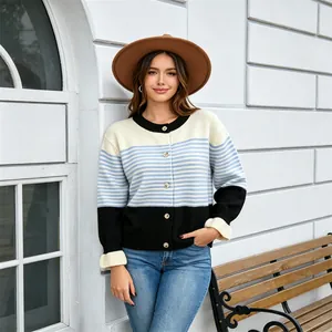 Gilet en maille rayé color-block pour femme avec col rond et boutons sur le devant
