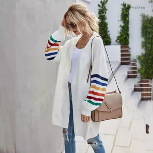 Gilet en maille blanc décontracté avec manches longues à rayures arc-en-ciel pour femmes