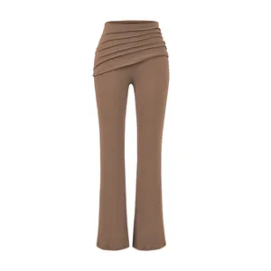 Pantalon évasé marron de qualité avec détail de taille drapée asymétrique pour femme