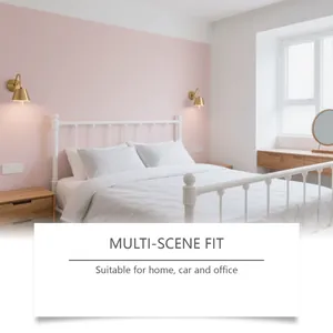 Intérieur de chambre moderne montrant l'utilisation du désodorisant pour la maison