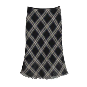 Jupe mi-longue à carreaux style rétro coréen avec taille ajustée et élégant ourlet sirène.