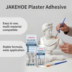 Détail de l'adhésif JAKEHOE pour plâtre réparant un buste blanc avec des pinceaux.