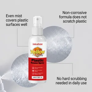 Détail du spray de rénovation plastique montrant une application fine de brume