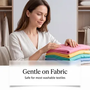 Detailopname van zacht kleurrijk textiel die de milde verzorging van stoffen perfect toont