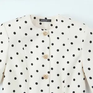 Blazer vintage à pois de style français avec boutons dorés décoratifs et col rond