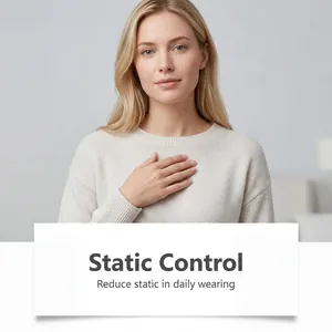 Detail van een zachte gebreide trui met effectieve antistatische werking voor stof