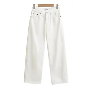 American retro white low-waist floor-length denim jeans with a straight wide-leg cut