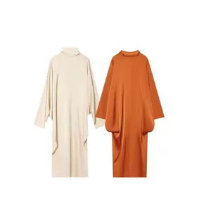 Élégantes robes midi à manches longues et coupe ample, fini satiné en beige et orange