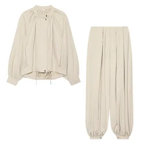 Ensemble d'été deux pièces comprenant une veste à manches lanterne et un pantalon