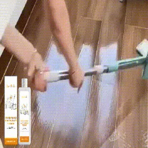Détail du nettoyant concentré Jue Fish utilisé pour nettoyer les parquets en bois