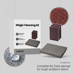Detalle del kit de limpieza de 4 piezas con esponjas y paño para manchas difíciles.