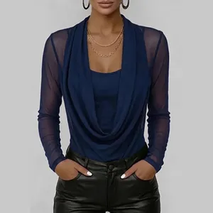 Elegante marineblauwe slim-fit top met lange mouwen, gedrapeerde hals en mesh mouwen