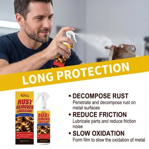 Primo piano dello spray antiruggine che scioglie la corrosione su un bullone metallico