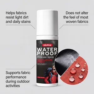 Dettaglio ravvicinato dello spray impermeabilizzante JAKEHOE con effetto idrorepellente
