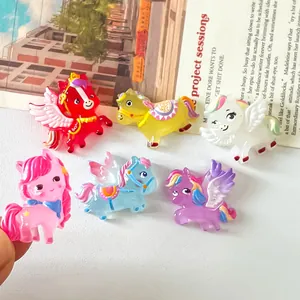Set de coloridos dijes de resina de poni para manualidades y accesorios para el cabello.