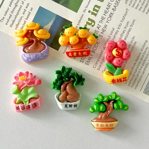 Gedetailleerde macro-opname van kleurrijke bonsai hars bedeltjes voor DIY sieraden maken.